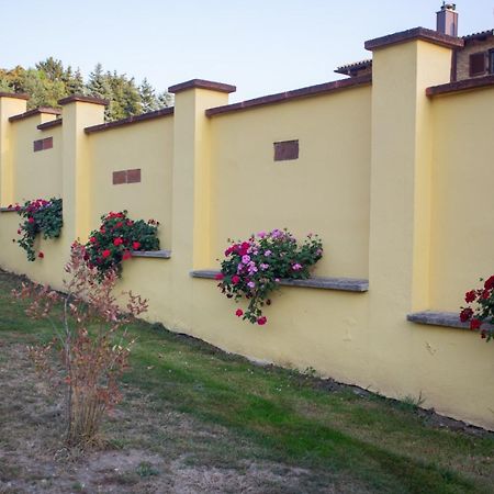 Kondics Apartmanhaz Sárvár Exteriör bild