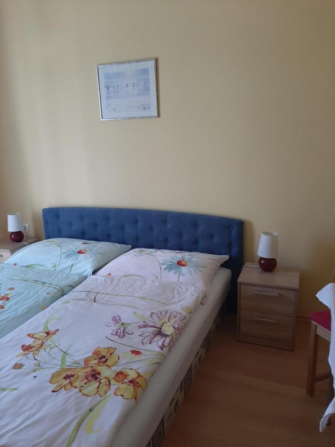 Kondics Apartmanhaz Sárvár Exteriör bild