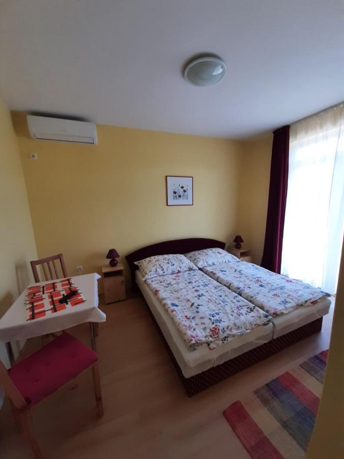 Kondics Apartmanhaz Sárvár Exteriör bild