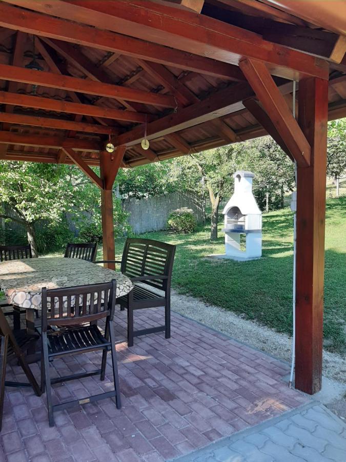 Kondics Apartmanhaz Sárvár Exteriör bild