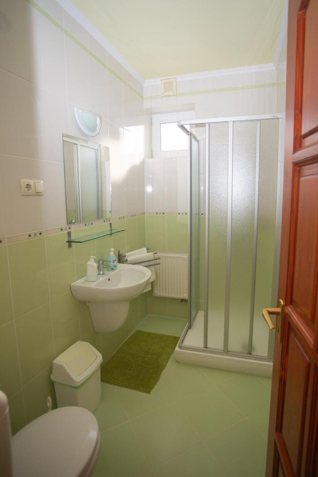 Kondics Apartmanhaz Sárvár Exteriör bild