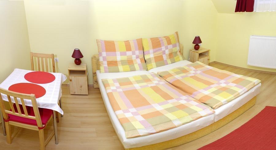 Kondics Apartmanhaz Sárvár Rum bild