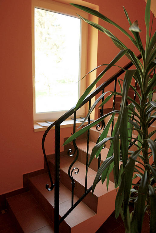Kondics Apartmanhaz Sárvár Exteriör bild