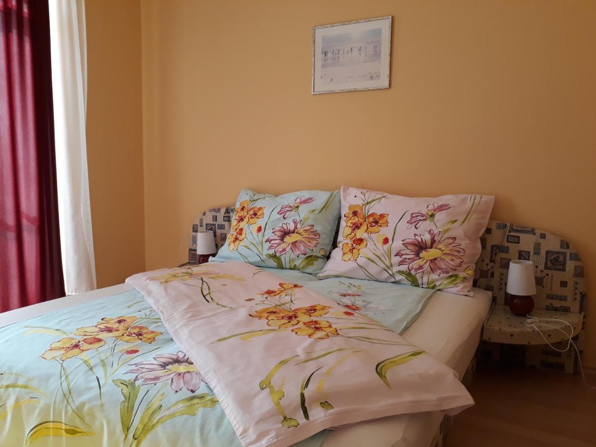 Kondics Apartmanhaz Sárvár Exteriör bild