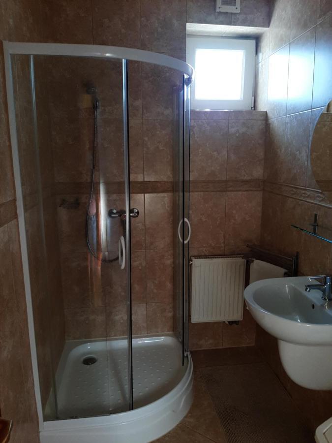 Kondics Apartmanhaz Sárvár Exteriör bild